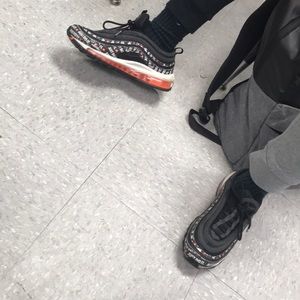 Meet your Posher, Clay